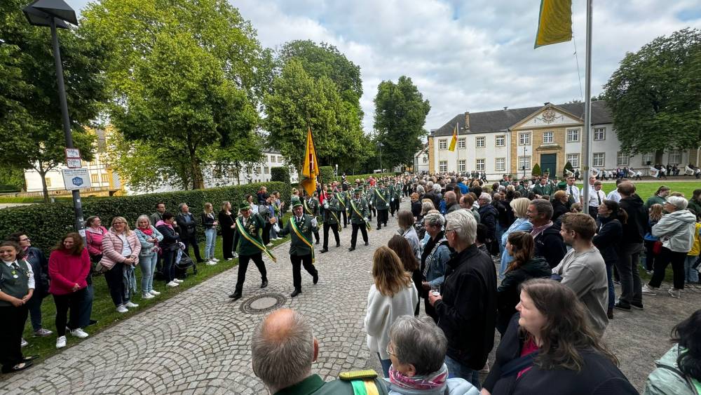 Ausfahrt: Schützenfest in Schloß Neuhaus