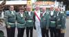 Gruppenbild mit General