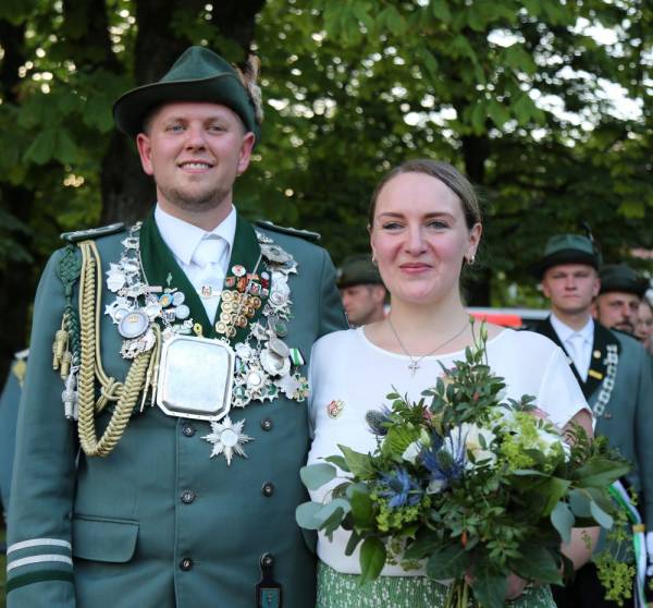Der neue Schützenkönig Daniel Meier mit seiner Königin Patricia.