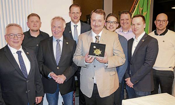 Klare führt die West-Kompanie